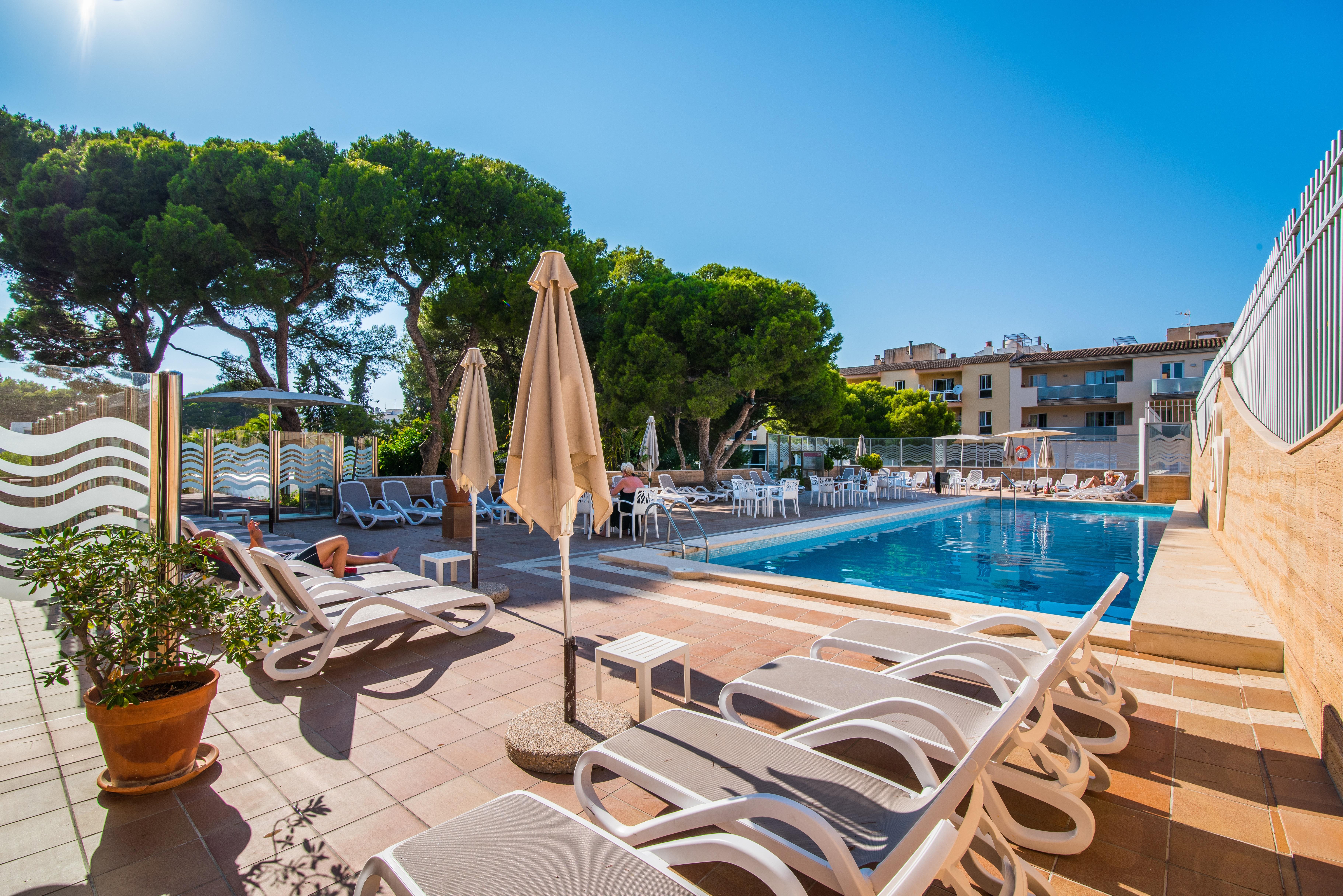 Hotel Baviera Cala Ratjada  Exterior photo